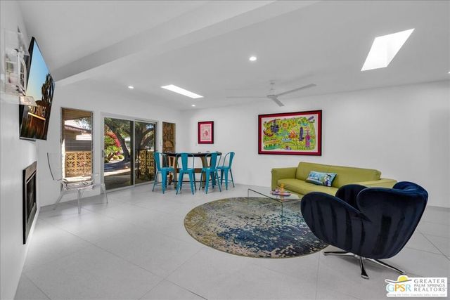 1809 E Tachevah Drive, Palm Springs, CA 92262