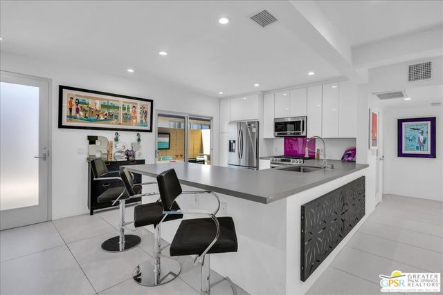 1809 E Tachevah Drive, Palm Springs, CA 92262