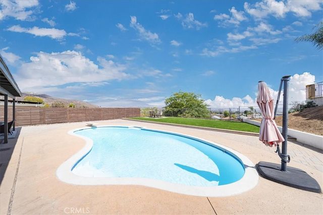 10039 Trenchard, Santee, CA 92071