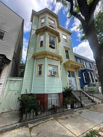 74 Trenton St, Boston, MA 02128