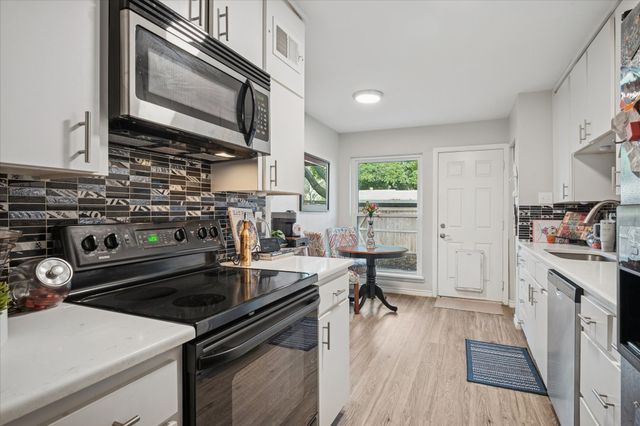 13641 Flagstone Lane, Dallas, TX 75240