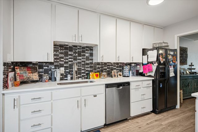 13641 Flagstone Lane, Dallas, TX 75240