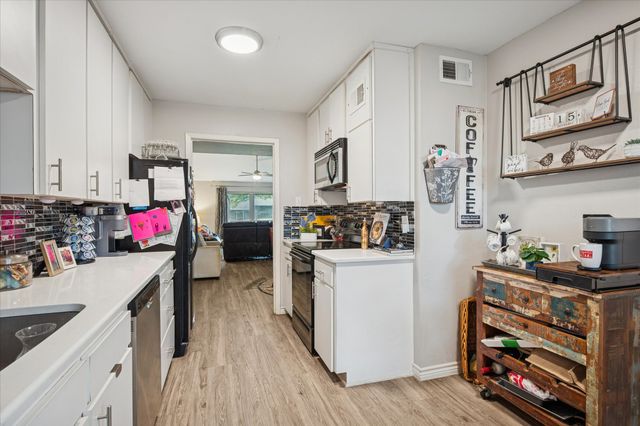 13641 Flagstone Lane, Dallas, TX 75240