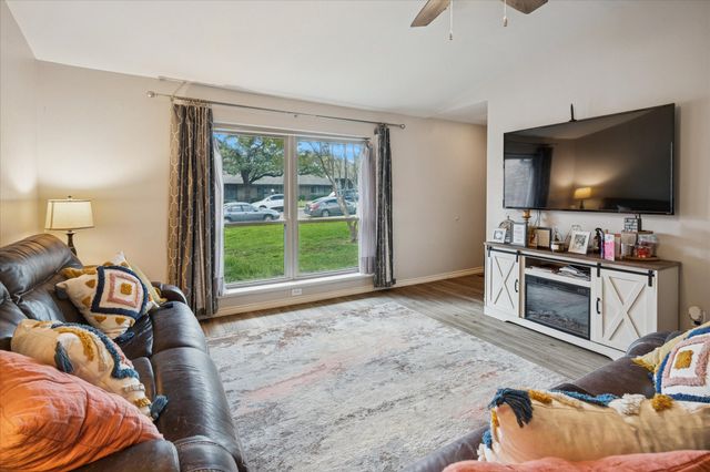 13641 Flagstone Lane, Dallas, TX 75240