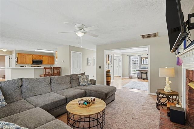 4216 Bridlecreek Drive NW, Acworth, GA 30101