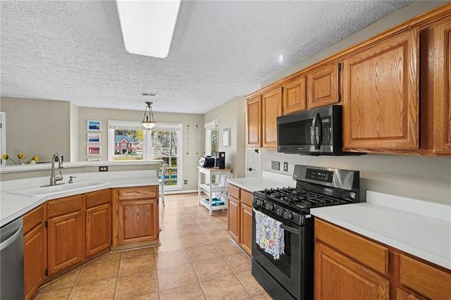 4216 Bridlecreek Drive NW, Acworth, GA 30101