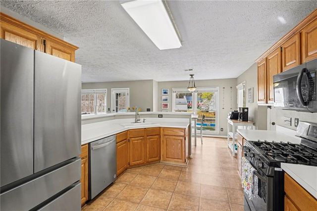 4216 Bridlecreek Drive NW, Acworth, GA 30101