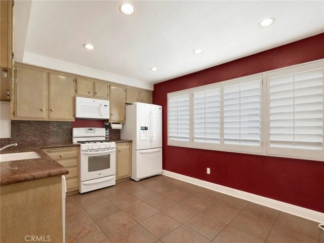 6244 Shoup Avenue, Woodland Hills, CA 91367