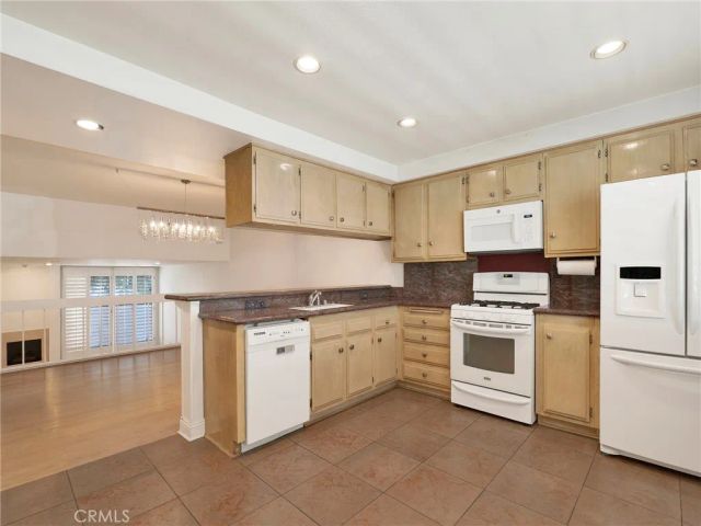 6244 Shoup Avenue, Woodland Hills, CA 91367