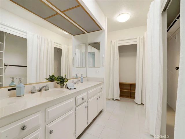6244 Shoup Avenue, Woodland Hills, CA 91367