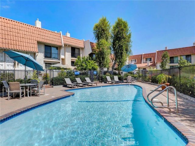 6244 Shoup Avenue, Woodland Hills, CA 91367
