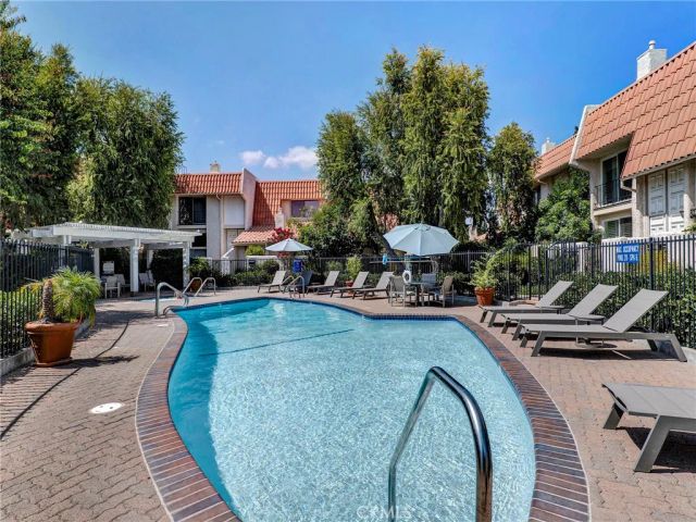6244 Shoup Avenue, Woodland Hills, CA 91367