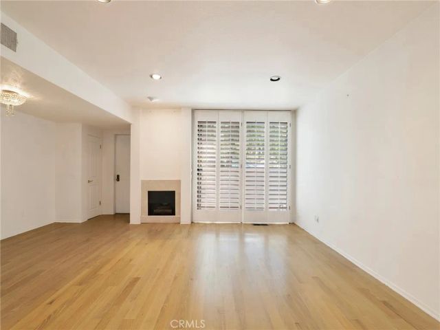 6244 Shoup Avenue, Woodland Hills, CA 91367