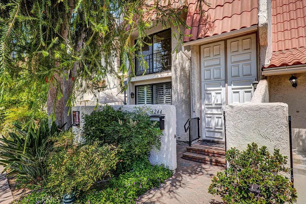 6244 Shoup Avenue, Woodland Hills, CA 91367