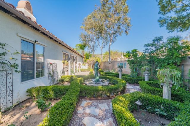 10802 Rogue River, Tustin, CA 92782