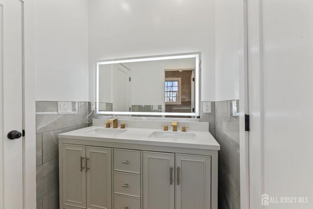 1855 Woodland Avenue, Edison, NJ 08820