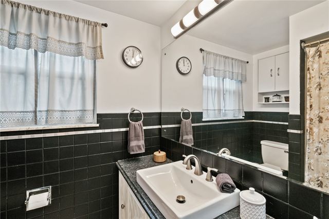 3242 Provost Rd, Whitehall, PA 15227