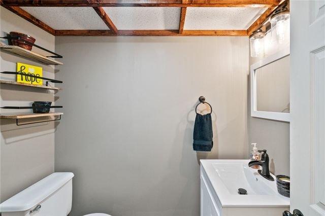 3242 Provost Rd, Whitehall, PA 15227