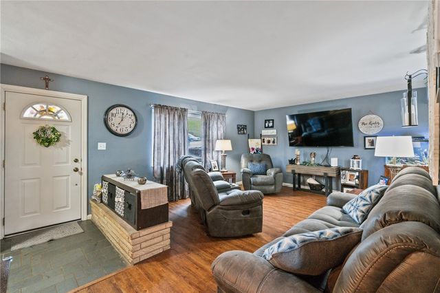 3242 Provost Rd, Whitehall, PA 15227