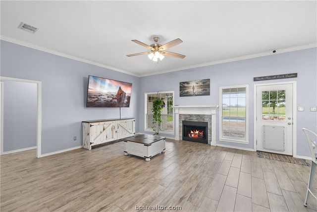 6305 Whitetail Lane, Bryan, TX 77808