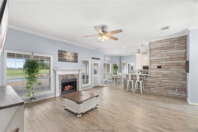 6305 Whitetail Lane, Bryan, TX 77808
