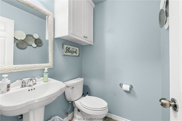 6305 Whitetail Lane, Bryan, TX 77808