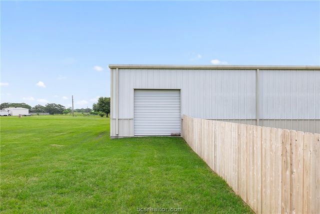 6305 Whitetail Lane, Bryan, TX 77808