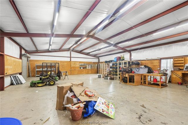 6305 Whitetail Lane, Bryan, TX 77808