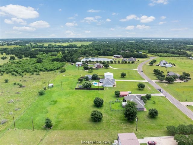 6305 Whitetail Lane, Bryan, TX 77808