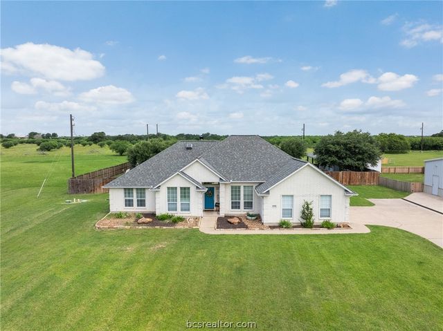 6305 Whitetail Lane, Bryan, TX 77808