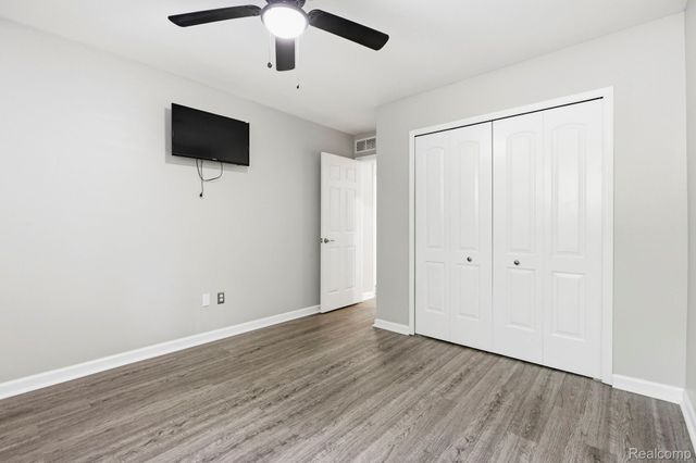 33751 Bayview Drive, Chesterfield Township, MI 48047