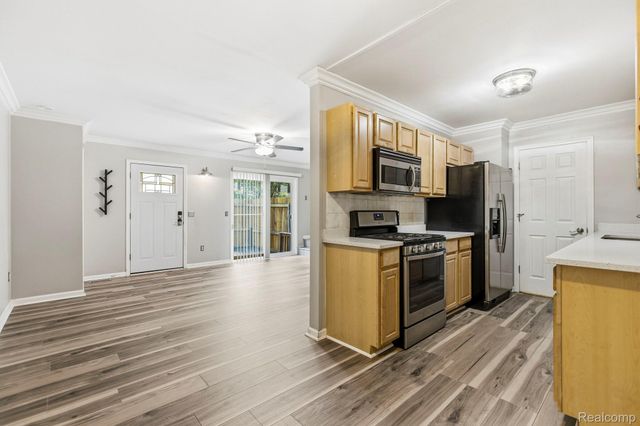 33751 Bayview Drive, Chesterfield Township, MI 48047