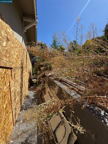 3700 Laguna Ave, Oakland, CA 94602