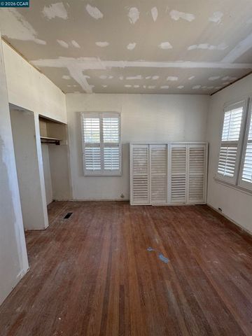 3700 Laguna Ave, Oakland, CA 94602