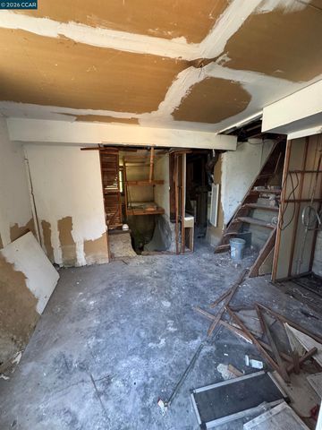 3700 Laguna Ave, Oakland, CA 94602