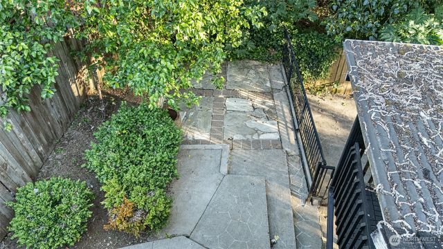 9735 S 222nd Street, Kent, WA 98031