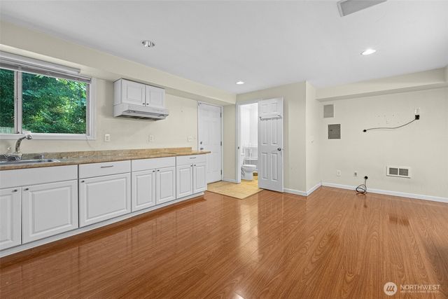 9735 S 222nd Street, Kent, WA 98031