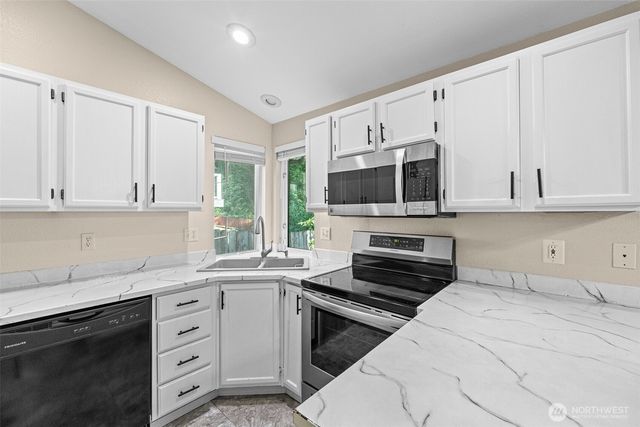 9735 S 222nd Street, Kent, WA 98031