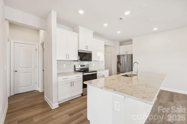 1276 30th Street NE, Conover, NC 28613