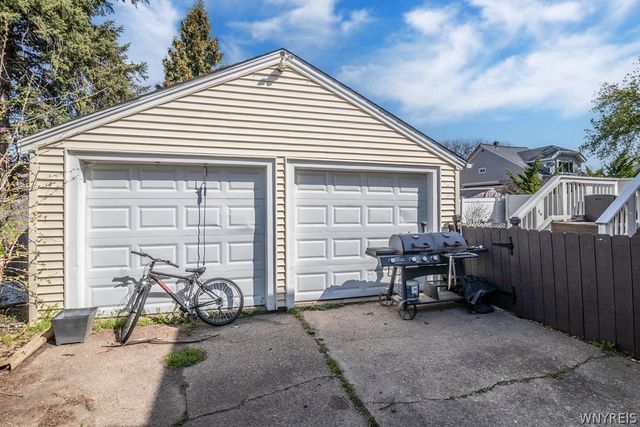76 Chipman Place, North Tonawanda, NY 14120