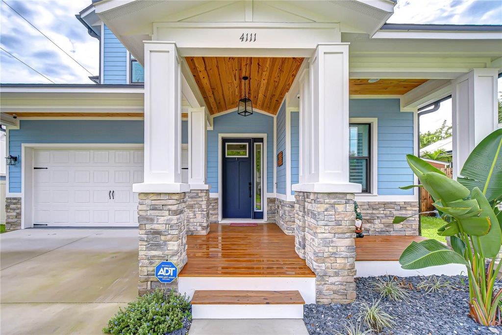 Image 3 of property listing at 4111 N BOULEVARD, Tampa, FL 33603