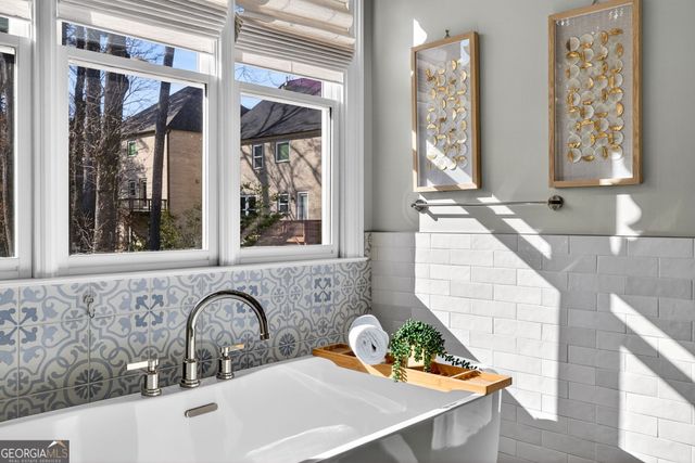 2375 Logan Circle NE, Brookhaven, GA 30319