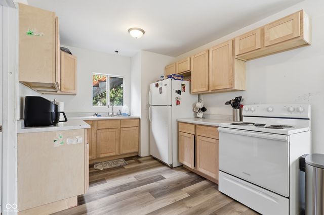 106 E Pendleton Avenue, Lapel, IN 46051