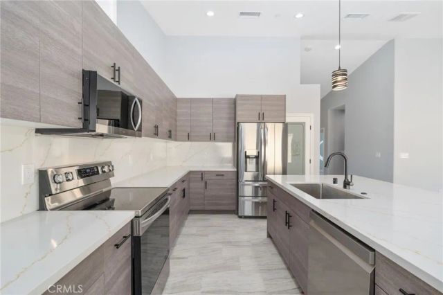 18756 Centennial Street, Hesperia, CA 92345