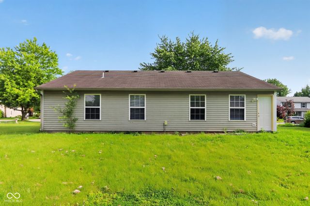 18057 Sanibel Circle, Noblesville, IN 46062