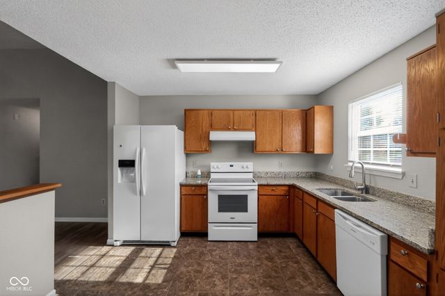 18057 Sanibel Circle, Noblesville, IN 46062