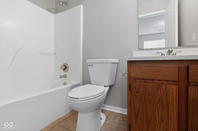 18057 Sanibel Circle, Noblesville, IN 46062