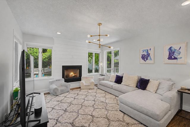 5925 Dupont Avenue S, Minneapolis, MN 55419