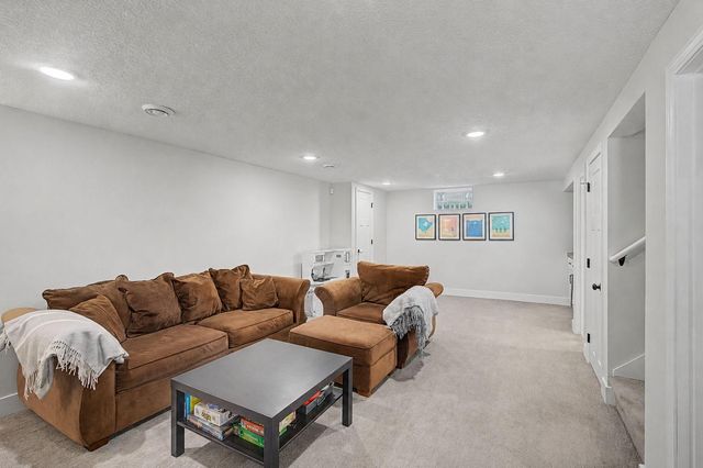 5925 Dupont Avenue S, Minneapolis, MN 55419