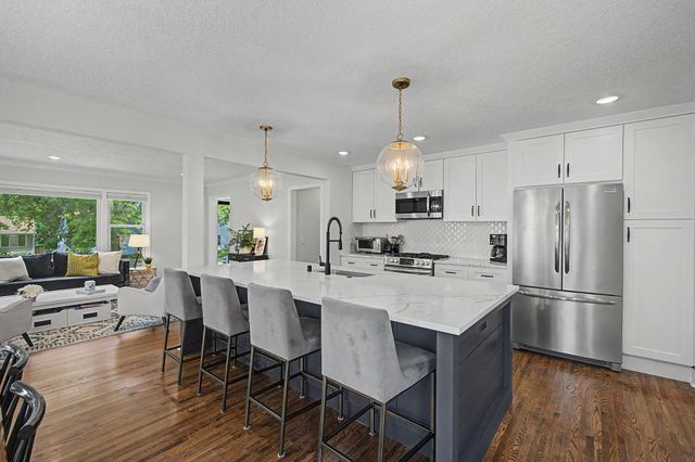 5925 Dupont Avenue S, Minneapolis, MN 55419